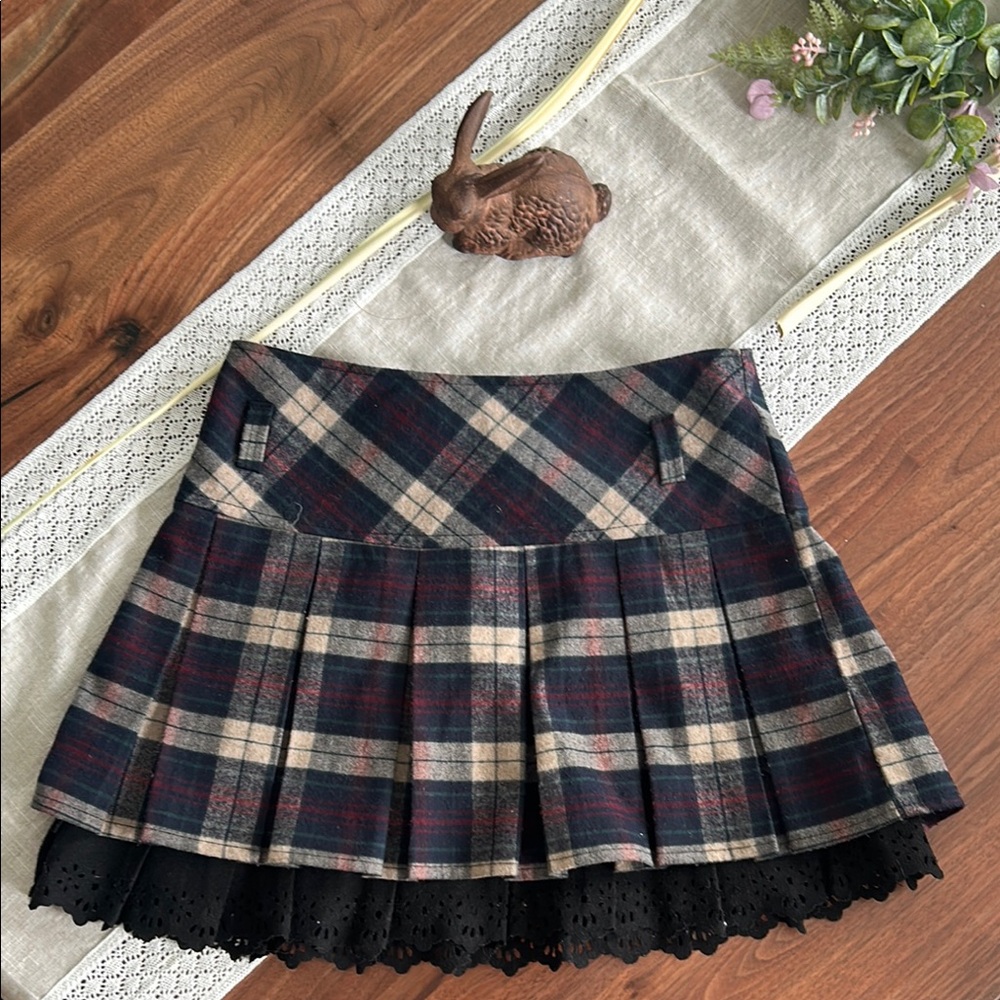 VINTAGE Plaid Pleated Skirt with Lace Trim